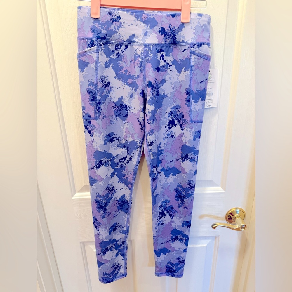 Athletic Leggings Size L (10-12) NWT
$5.00
